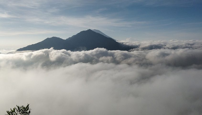 Gunung-Agung-Bali,-Berita-Terkini-Gunung-Agung-Meletus